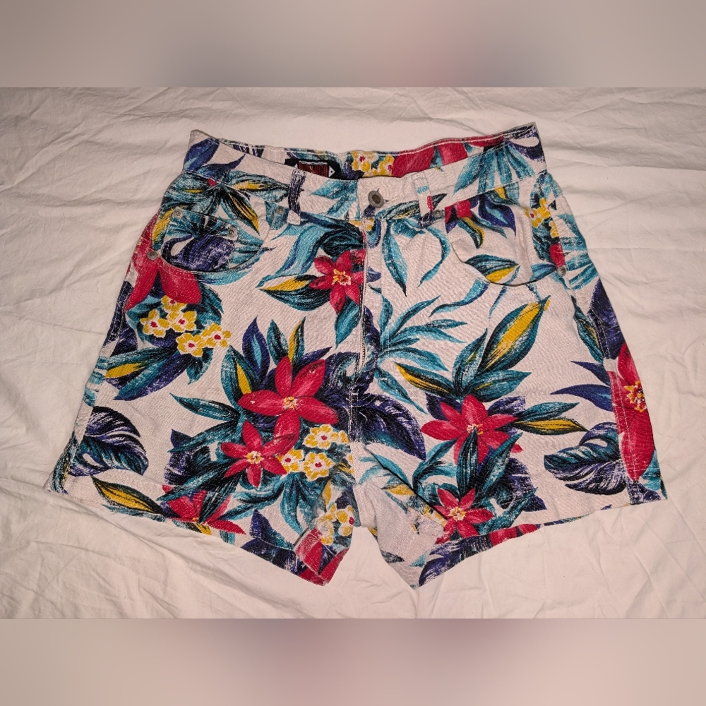 Vintage Durango Floral High Waisted Shorts Womens Multicolored/White
